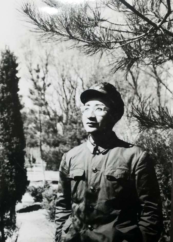 1974年，旭宇在部队的留影.jpg
