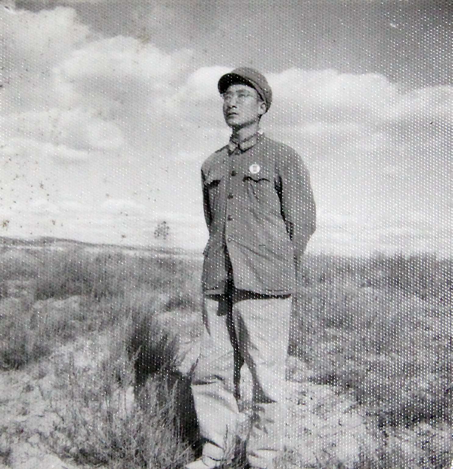 1971年，旭宇在内蒙建设兵团当兵时留影.JPG