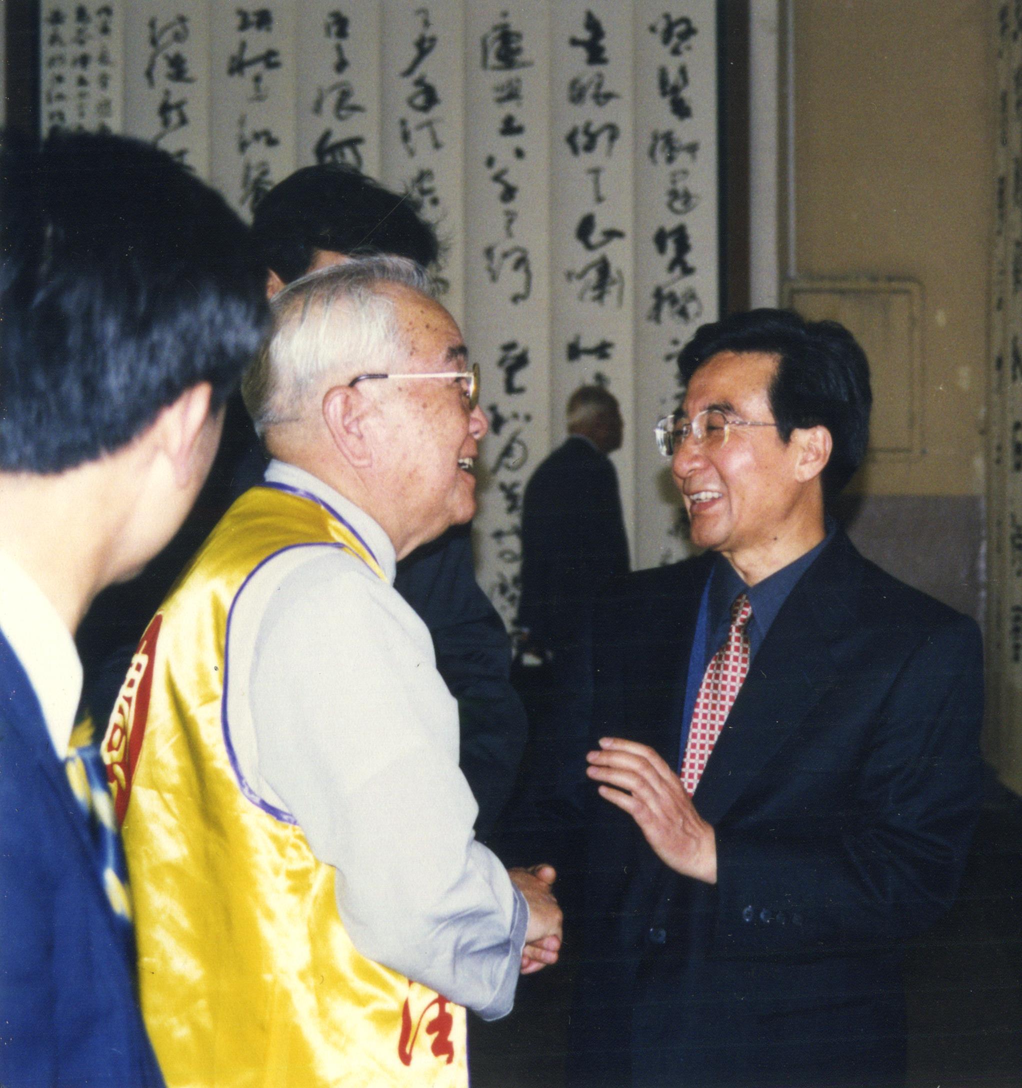 旭宇先生接见台湾书法家一行，2007.jpg