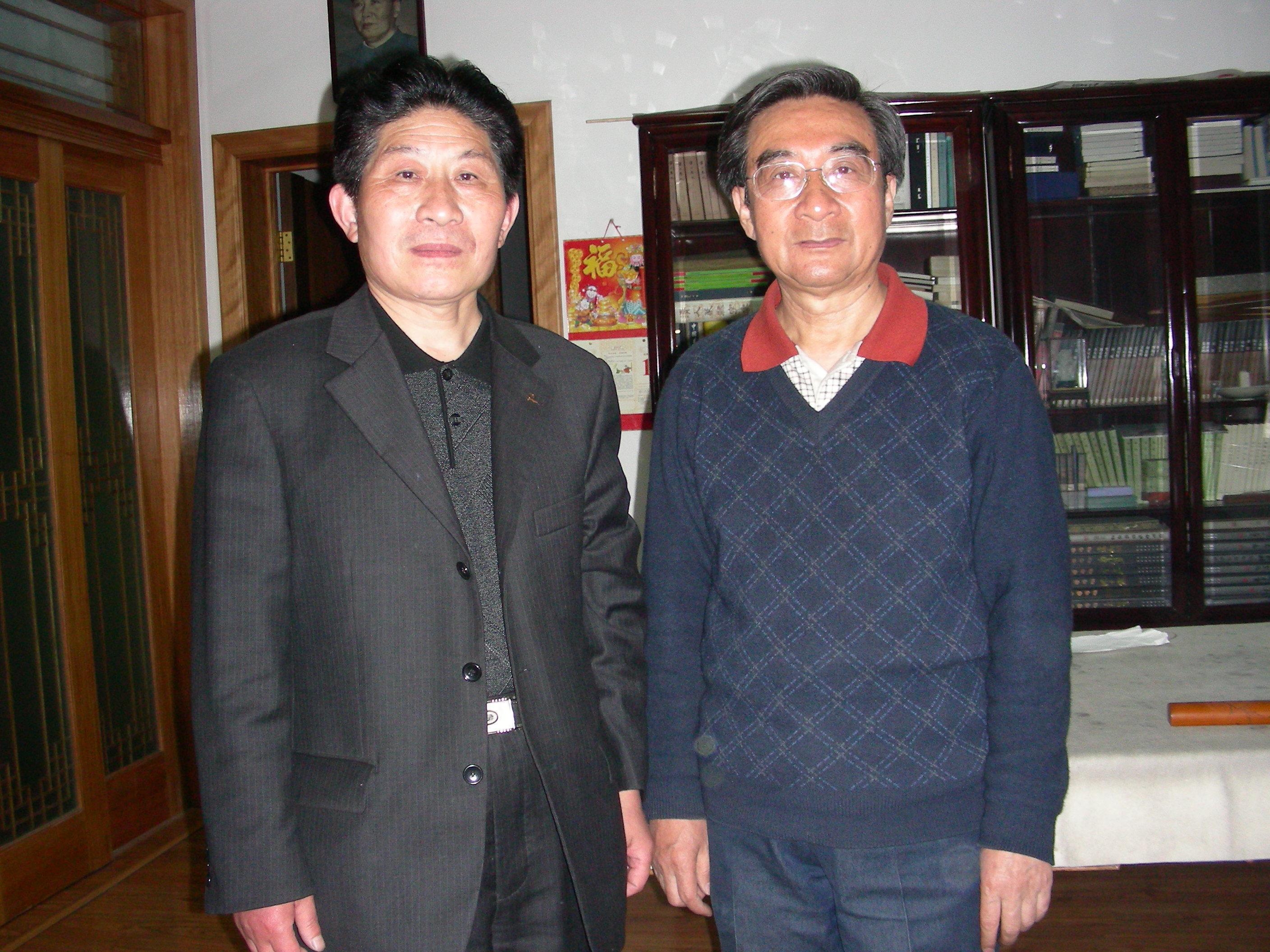 山东《乡土文学》主编刘浩歌到石家庄拜访旭宇先生，2013.JPG